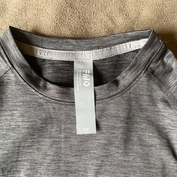 Activewear tshirt - Picture 2 of 4